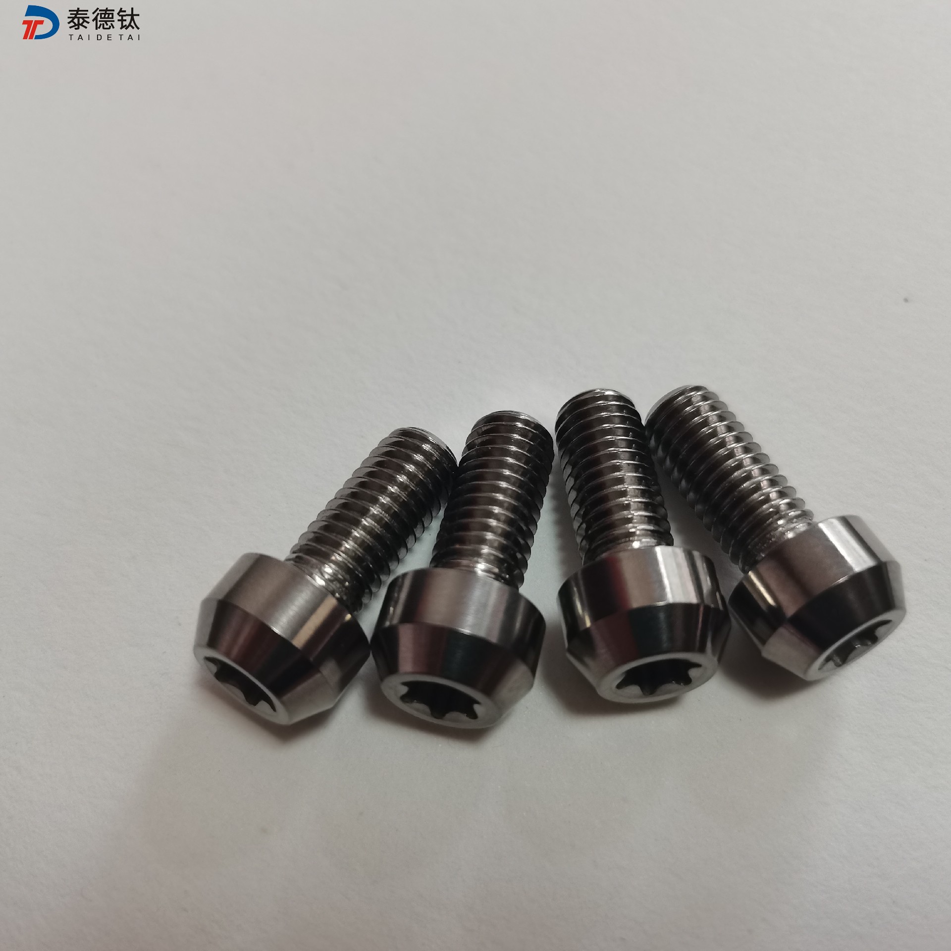 內六沉頭鈦螺栓